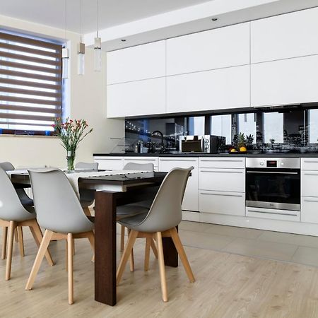 Ajk Apartament W Sea Towers Gdynia Buitenkant foto