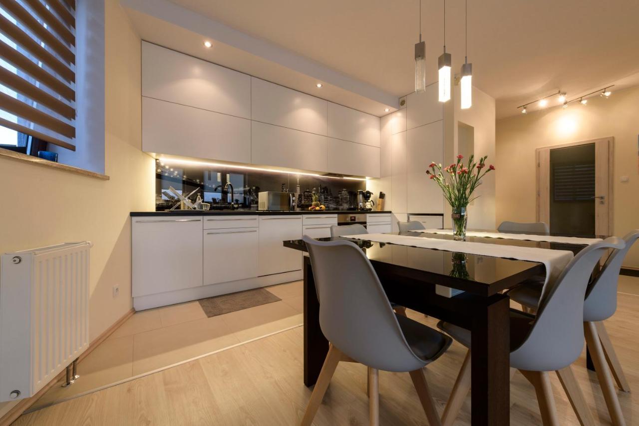Ajk Apartament W Sea Towers Gdynia Buitenkant foto