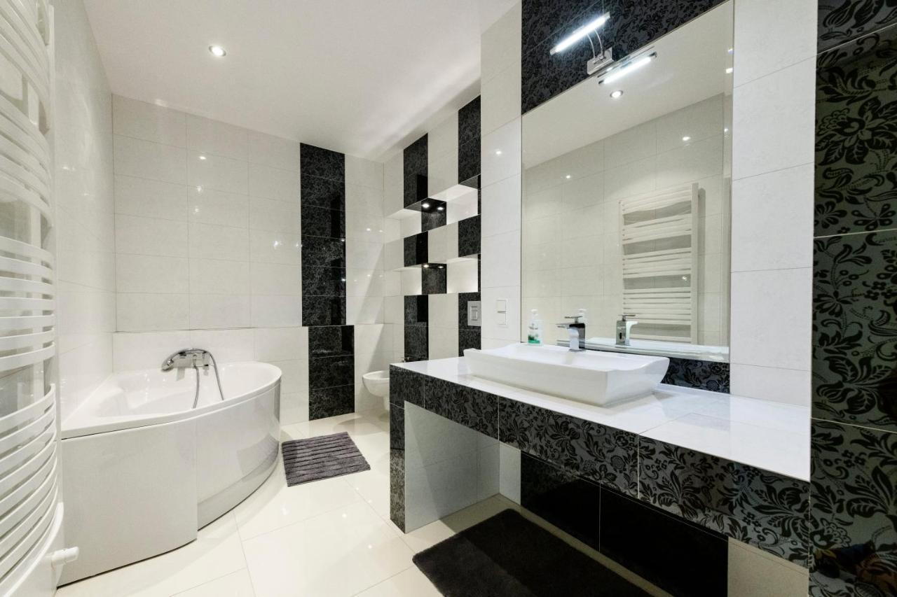 Ajk Apartament W Sea Towers Gdynia Buitenkant foto